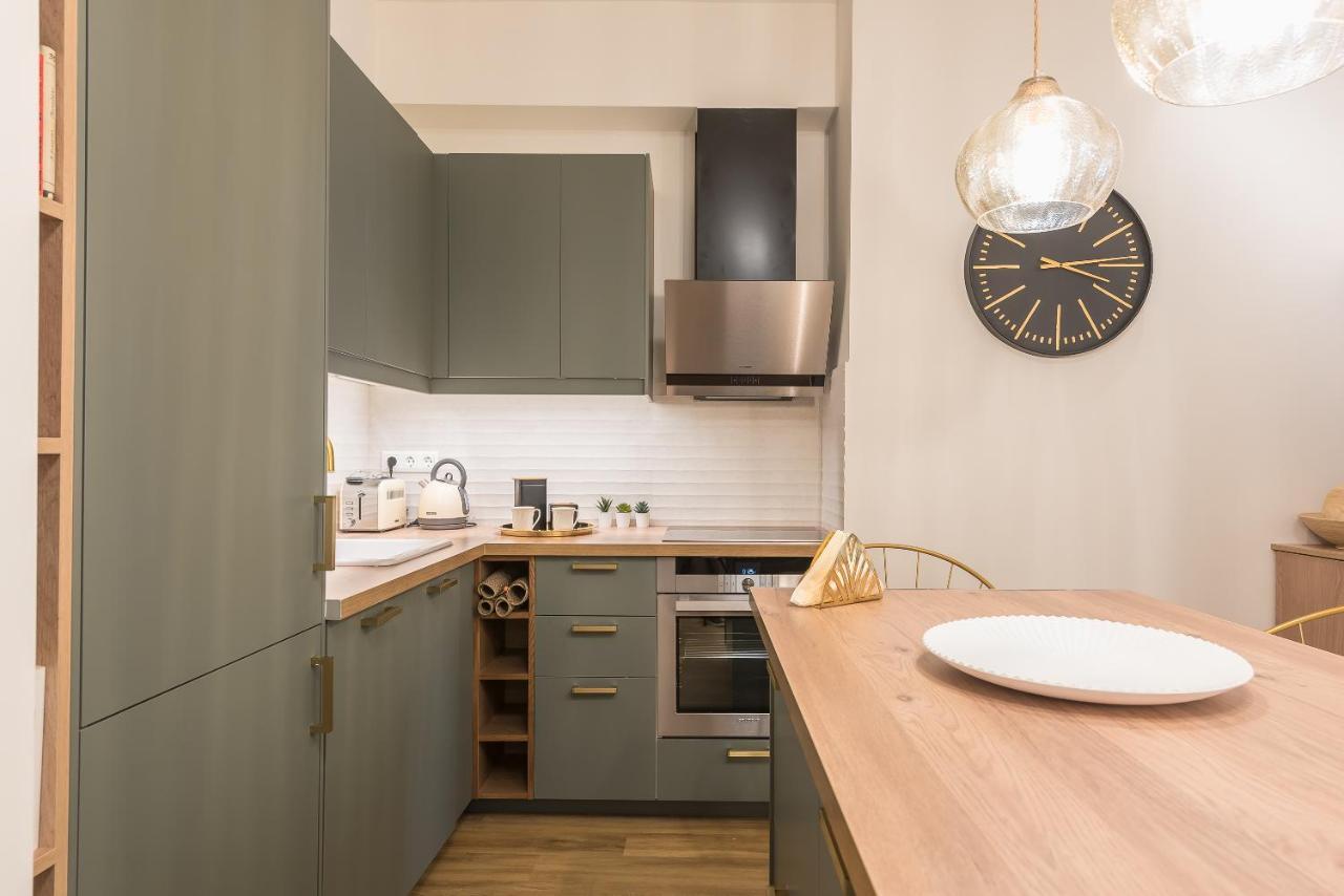 Chic And Comfort Home In Central Athene Buitenkant foto